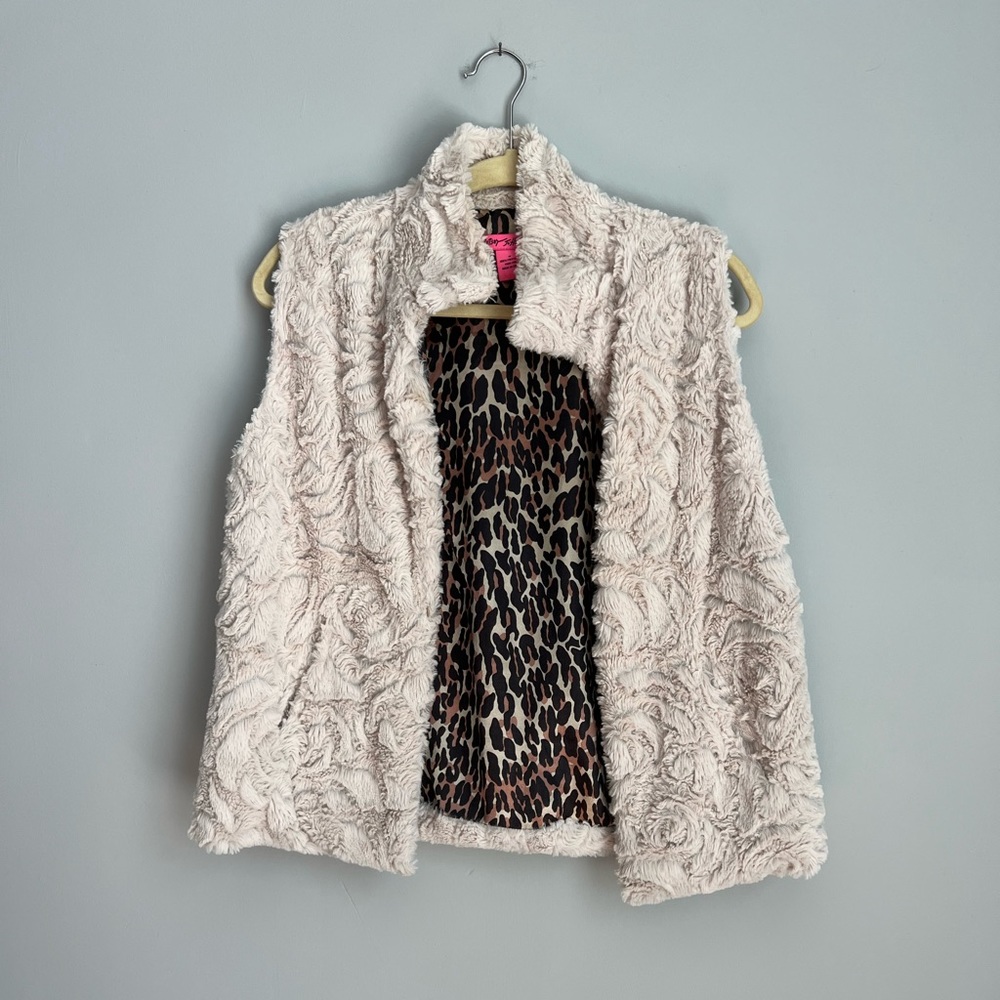 Betsy Johnson Faux Fur Cheetah Lined Vest